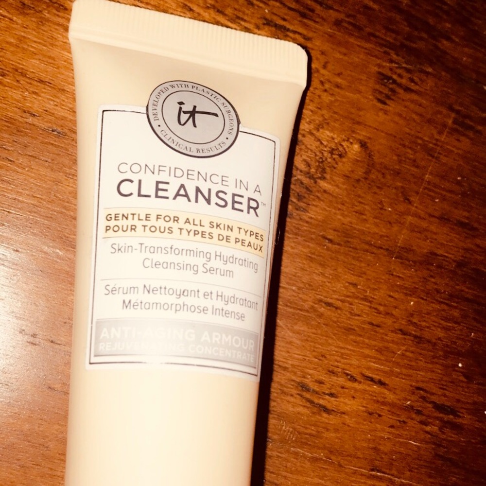 IT Cosmetics hydrating cleansing serum